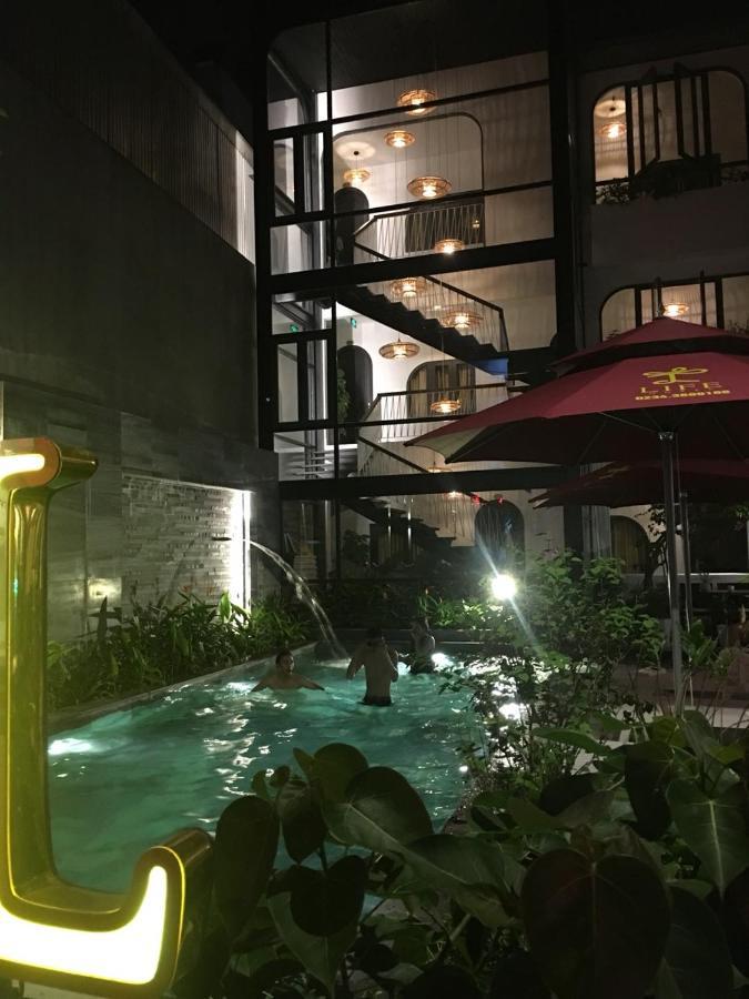 Life Boutique Hotel Hue Bagian luar foto