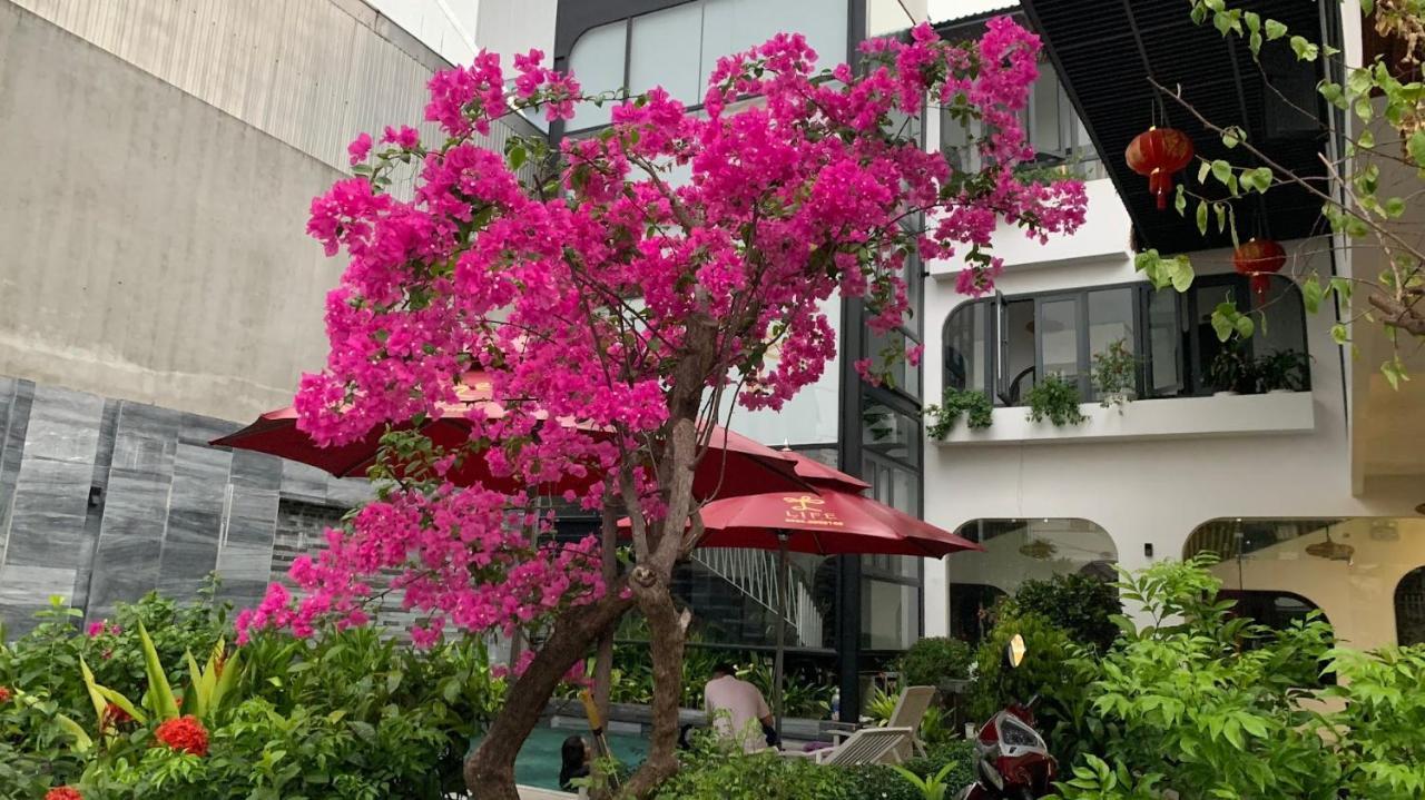 Life Boutique Hotel Hue Bagian luar foto